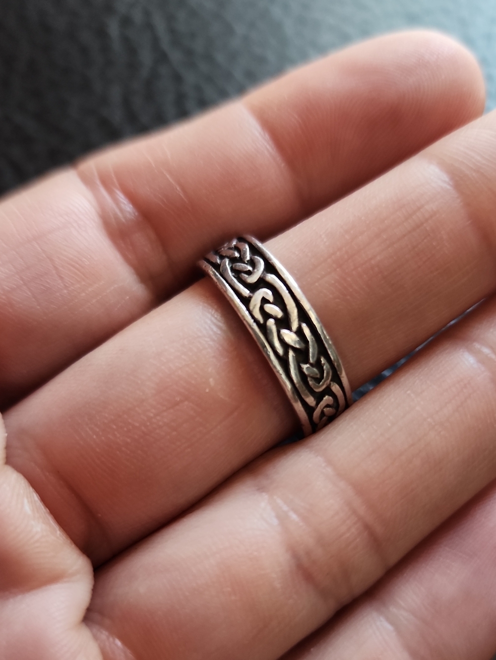 Sterling Silver Celtic Knot Pattern Ring- Size 8.75